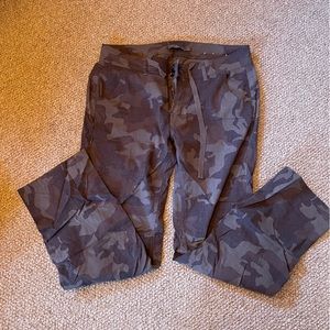 Prana Halle Straight Gravel Camo Pant